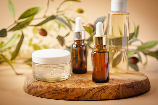 Crèmes à Base Neutre : Votre Toile Blanche pour une Beauté Personnalisée